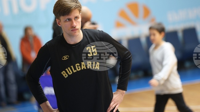 Победен дебют за баскетболиста Иван Алипиев за Римини в Италия, Константин Костадинов и Андора допуснаха загуба в испанския елит