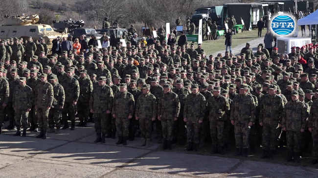 Пред Пантеона на загиналите в Сръбско-българската война „Майка България“ край село Гургулят Сухопътните войски отбелязаха своя боен празник