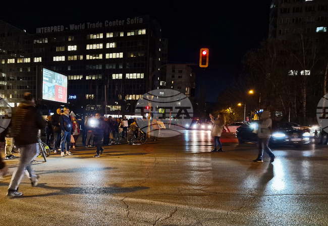 Жителите от столичния квартал "Изток" протестираха срещу застрояване на зелени площи в квартала 