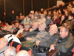 Снимка: Община Ловеч - премиерата на филма „Слънчев бряг - експрес към ада“