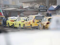 Бургас - таксиметрови шофьори - протест