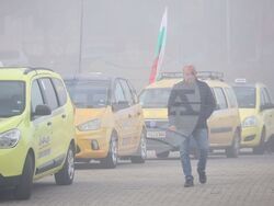 Бургас - таксиметрови шофьори - протест