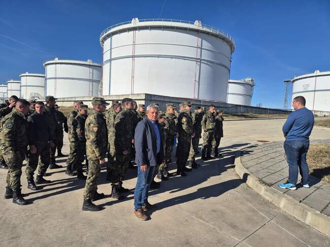 Държавна агенция "Държавен резерв и военновременни запаси": ТД „Държавен резерв“- Велико Търново проведе практическо обучение на курсанти от Националния военен университет 