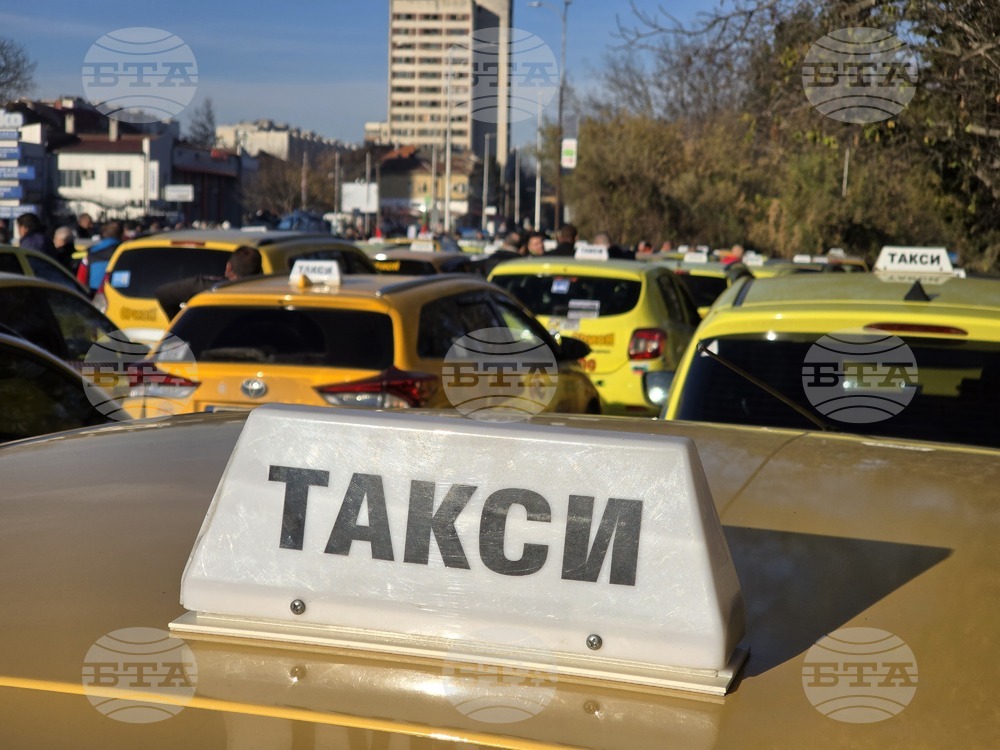 Асоциацията на българските застрахователи заяви, че оказва пълно съдействие на КЗК по повод проверките свързани с "Гражданска отговорност" за такситата