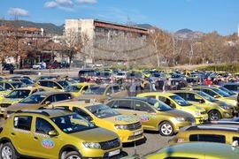 Кърджали - таксиметрови шофьори - протестно шествие