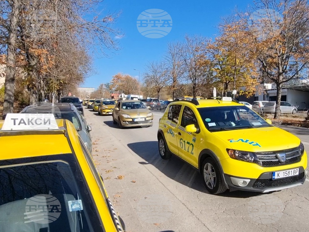 Кърджали - таксиметрови шофьори - протестно шествие