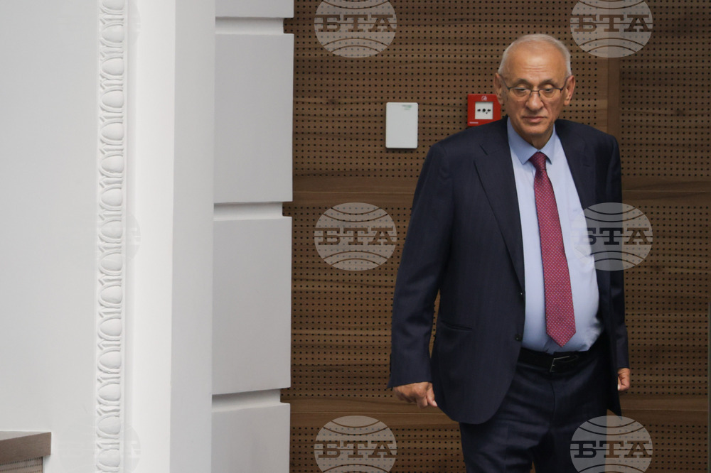 Народно събрание - заседание - Силви Кирилов