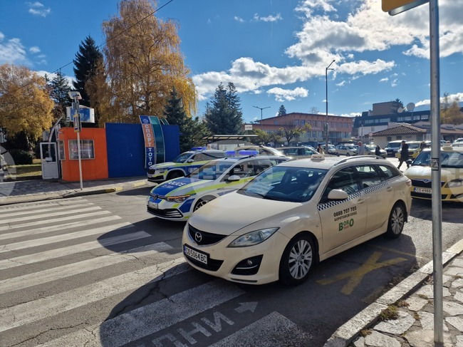 Таксиметровите шофьори от Самоков подкрепиха националния протест на бранша срещу повишаването на цената на застраховката „Гражданска отговорност“
