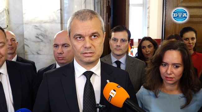 Всеки ход на „Продължаваме промяната – Демократична България“ обслужва ДПС и Делян Пеевски, посочи Костадин Костадинов