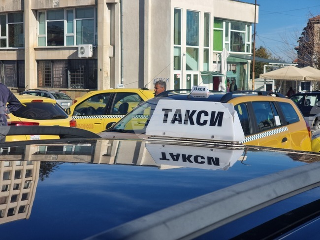 Таксиметрови организации предлагат автоматично актуализиране на тарифите според инфлацията, минималната заплата и цените на горивата