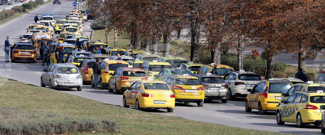Варна - таксиметрови шофьори - протест