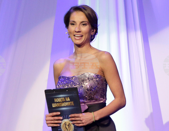 Световната шампионка по художествена гимнастика Симона Пейчева e получила отново покана от Алина Кабаева да присъства на турнира "Небесна грация"