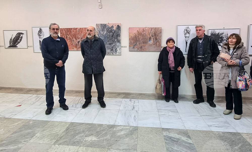 Живописни платна и рисунки показва в изложба плевенският художник Стилиян Атанасов
