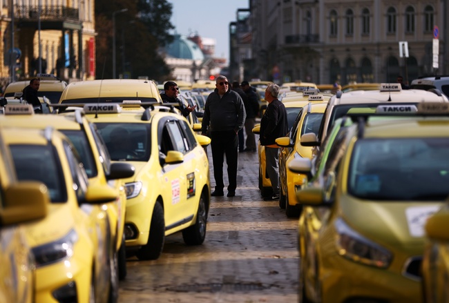 Competition Watchdog to Probe Insurers' Association over Spike in Taxi Drivers' Third Party Liability Premiums