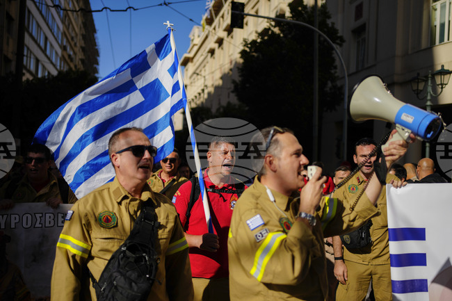 Общата конфедерация на труда в Гърция обяви, че ще проведе 24-часова стачка на 9 април