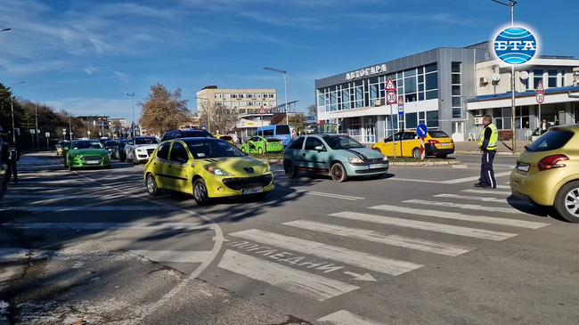 Таксиметровите шофьори в Разград се присъединиха към националния протест срещу поскъпването на "Гражданска отговорност"
