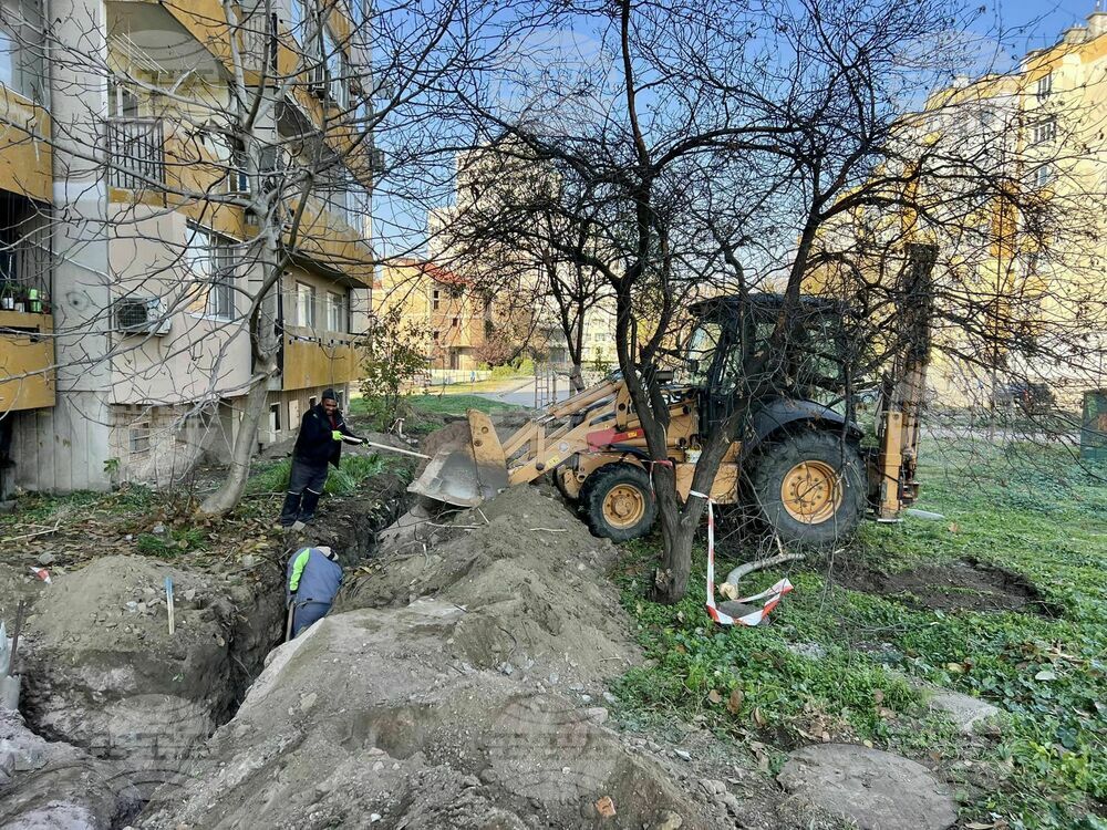 Подменят водопроводната мрежа в голям жилищен квартал в Ямбол