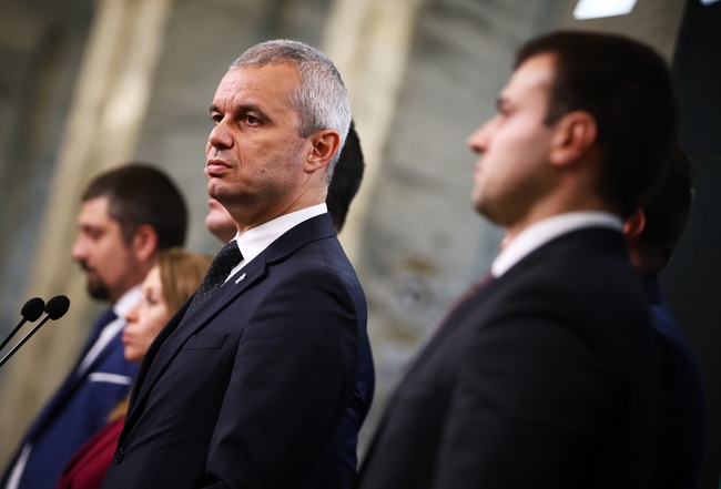 Vazrazhdane Tables Amendments to Scrap Paper Ballots