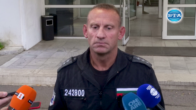 Шофьор на автомобил с мигранти e с рана в крака след преследване с полиция и произведени изстрели