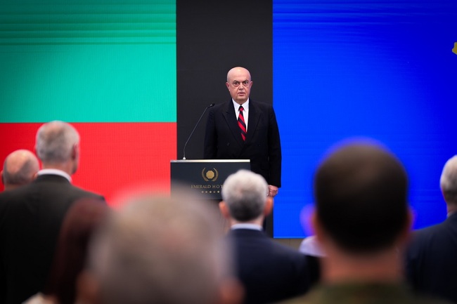 КосоваПрес: Премиерът на Косово Албин Курти благодари на българския посланик Христо Гуджев, който приключи мисията си в Прищина