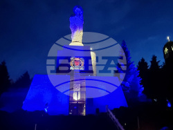 Хасково - монумент „Света Богородица с Младенеца” - кампания - деца