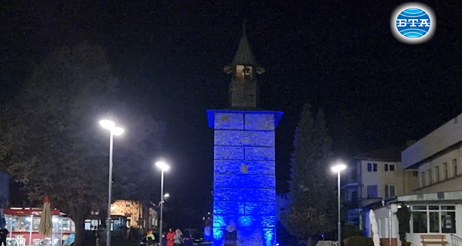 Часовниковата кула в Берковица бе осветена в синьо в знак на съпричастност с борбата срещу насилието над деца Часовниковата кула в Берковица бе осветена в синьо в знак на съпричастност с борбата срещу насилието над деца