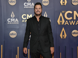 58th Annual CMA Awards - Arrivals