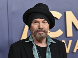 58th Annual CMA Awards - Arrivals