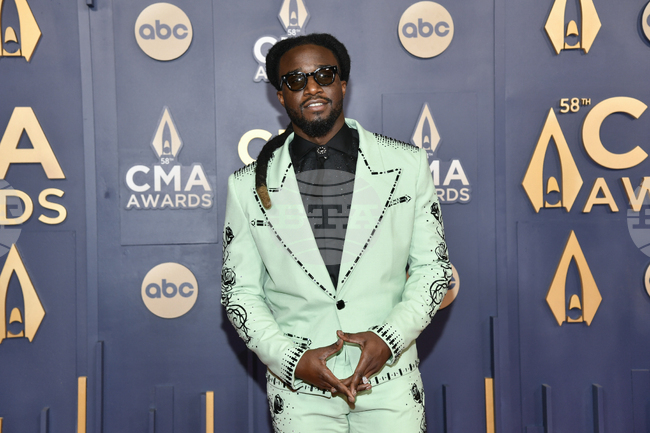 Шабузи запази челната си позиция в класацията на „Билборд“ за сингли