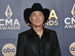 58th Annual CMA Awards - Arrivals