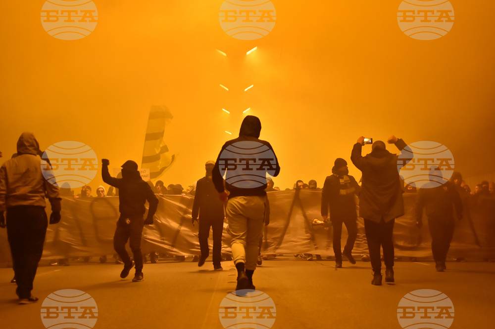 Пловдив - футболни фенове - протест