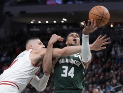 Bulls Bucks Basketball