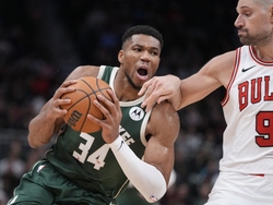 Bulls Bucks Basketball