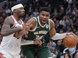 Bulls Bucks Basketball