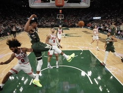Bulls Bucks Basketball