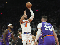 Knicks Suns Basketball