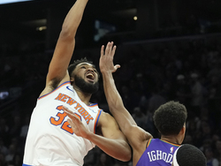 Knicks Suns Basketball