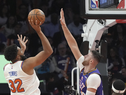 Knicks Suns Basketball