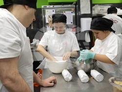 Даниеле Приори - млади хора с интелектуални затруднения - италиански обяд