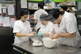 Даниеле Приори - млади хора с интелектуални затруднения - италиански обяд