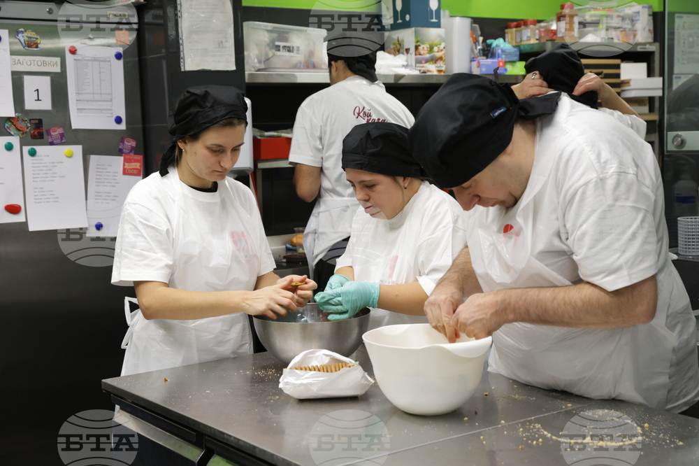 Sofia Youths with Intellectual Disabilities Cook with Italian Chef