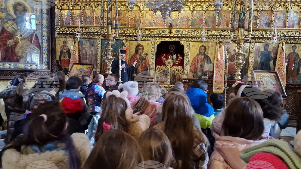 Деца от община "Родопи" посетиха Бачковския манастир в Деня на християнското семейство