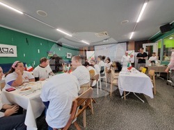 Даниеле Приори - млади хора с интелектуални затруднения - италиански обяд