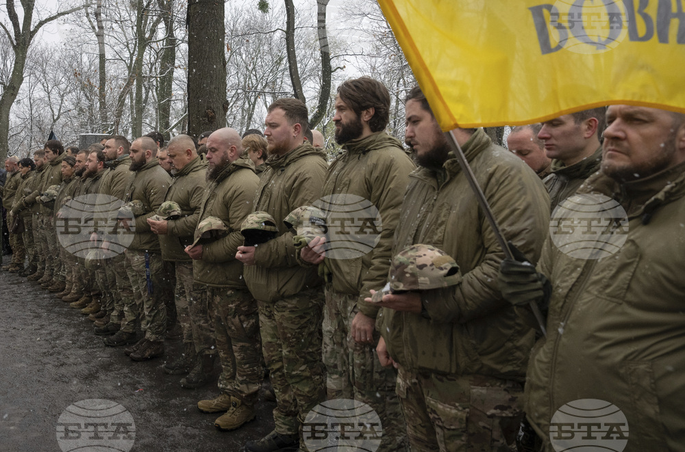 Сухопътните войски изнасят на плещите си отбраната на Украйна, заяви президентът Зеленски