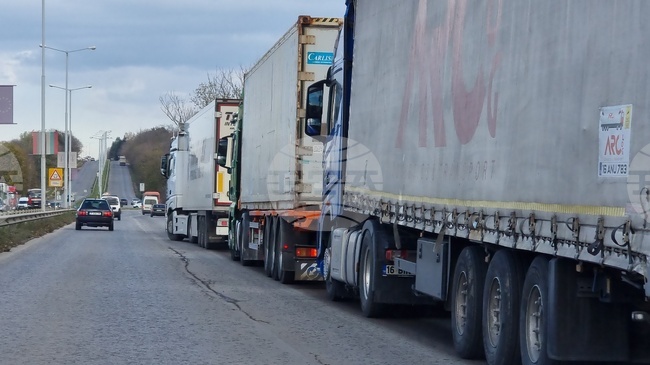Heavy Traffic at Kapitan Andreevo Checkpoint on Turkish Border 
