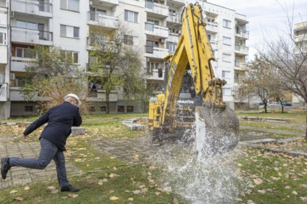 Започна благоустрояването на квартал "Изгрев" в Свиленград