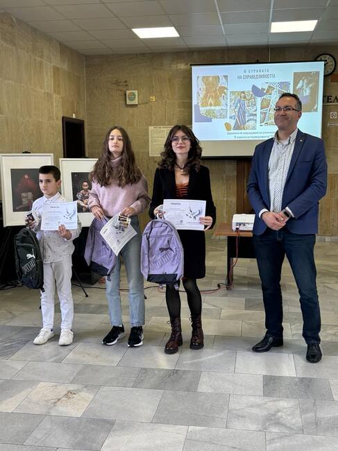 Окръжен съд – Кюстендил: Да спазваме законите и да бъдем добри хора, призоваха победителите в Областния ученически конкурс „В страната на Справедливостта 2024 г.“