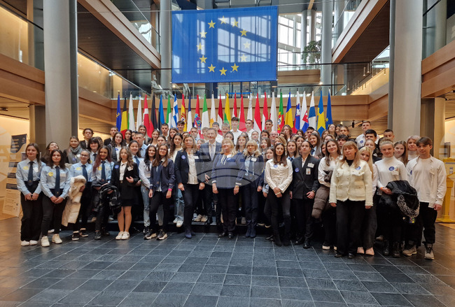 Франция - Страсбург - Европейски парламент - Велинград - ученици - "Евроскола" - участие