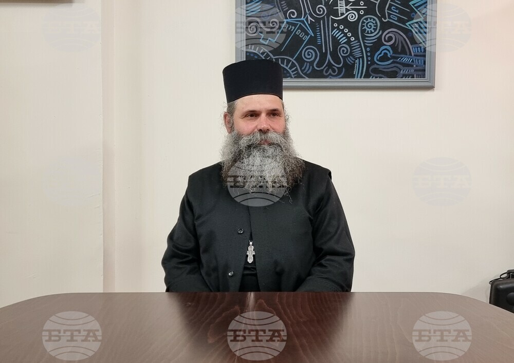 Света Богородица е пример за послушание, дълго търпение, подчиняване на Божията воля, каза архимандрит Самуил във Видин