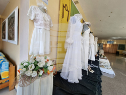 Брезник - сватбени аксесоари - изложба